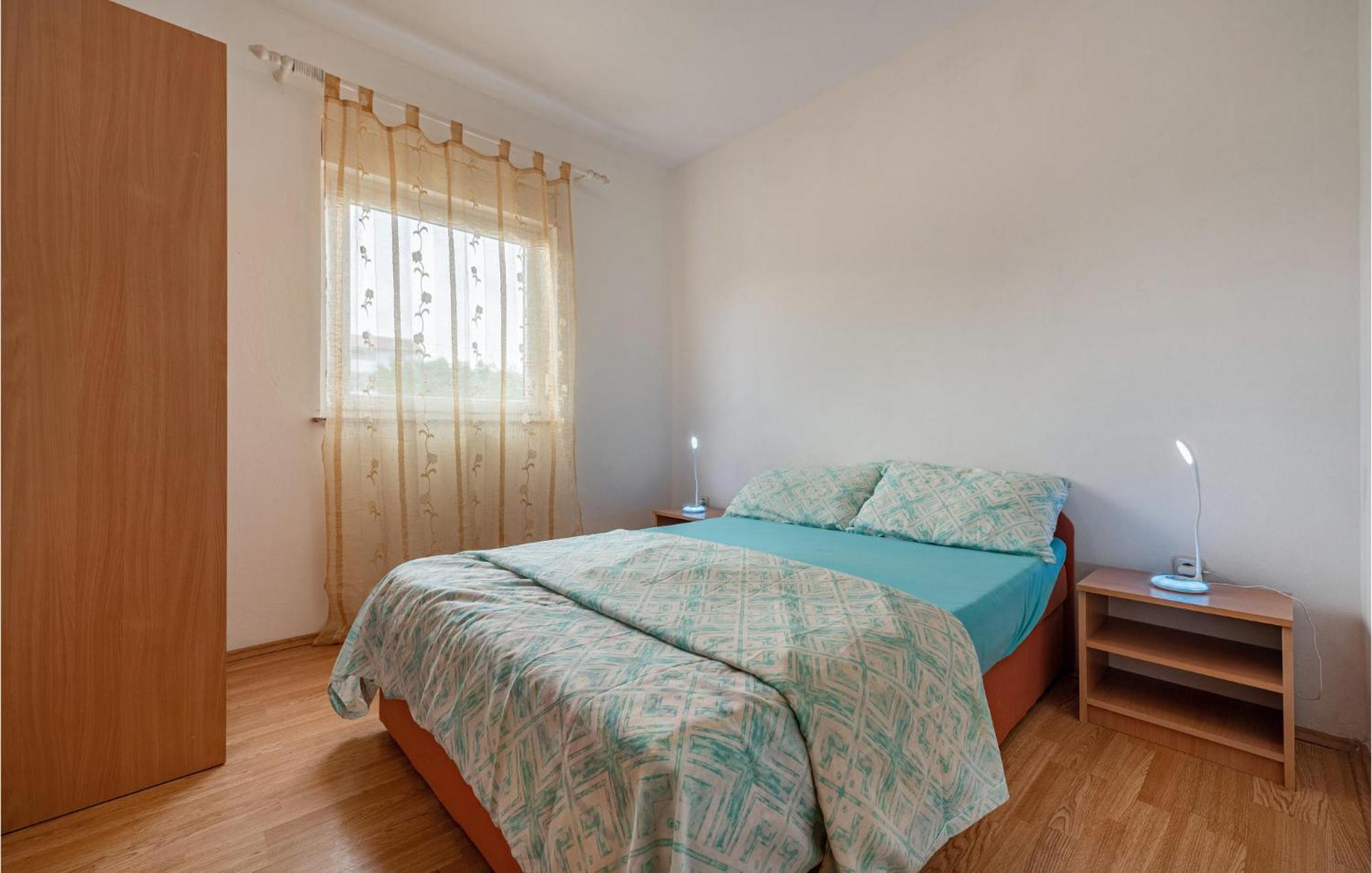 Lovely Apartment In Vir With Kitchen Ngoại thất bức ảnh