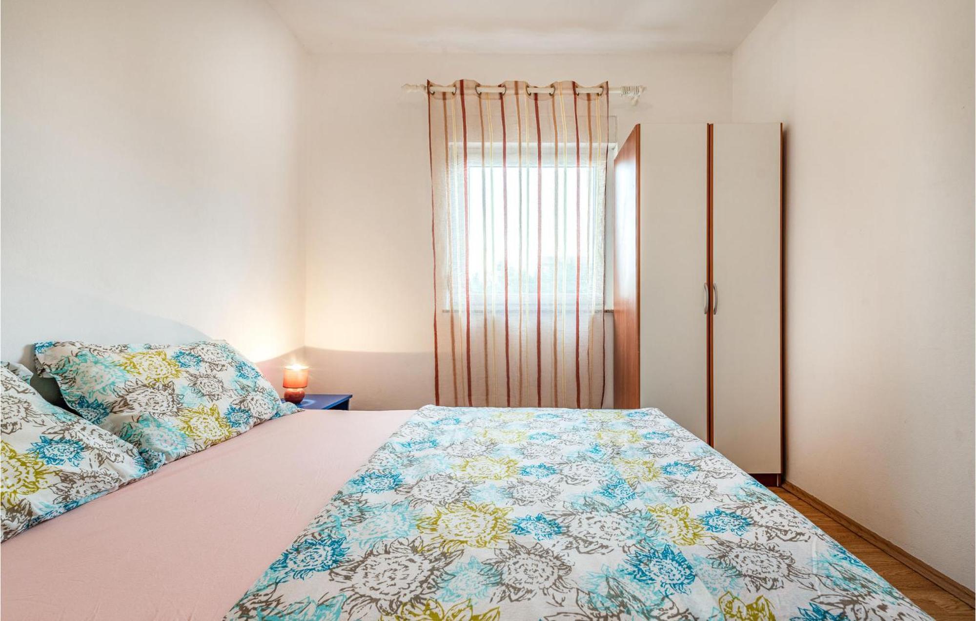 Lovely Apartment In Vir With Kitchen Ngoại thất bức ảnh